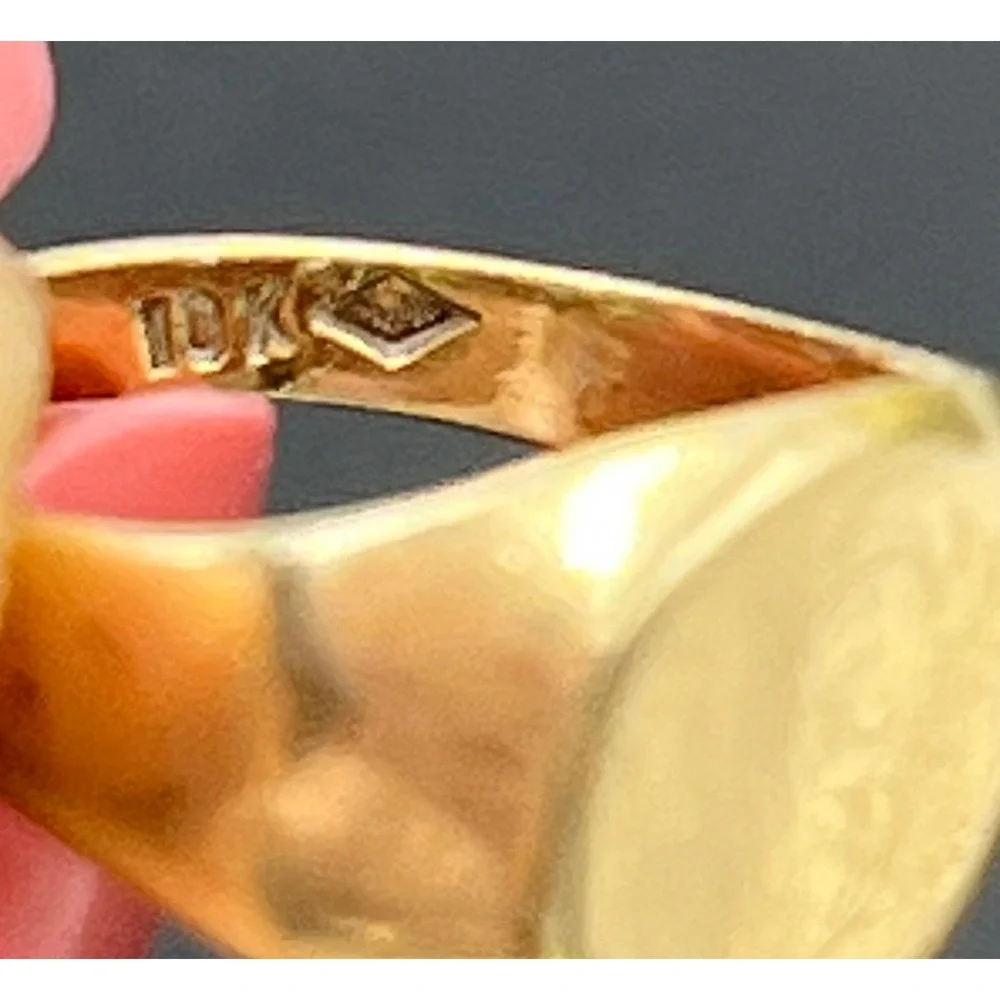 RJW Child Petite 10k Gold signet ring Sz 2.25 Vintage Gold Classic Ring SZ J